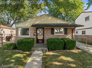 18535 Marquette St, Roseville, MI 48066