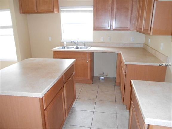 5th image of 2108 Senate Ave