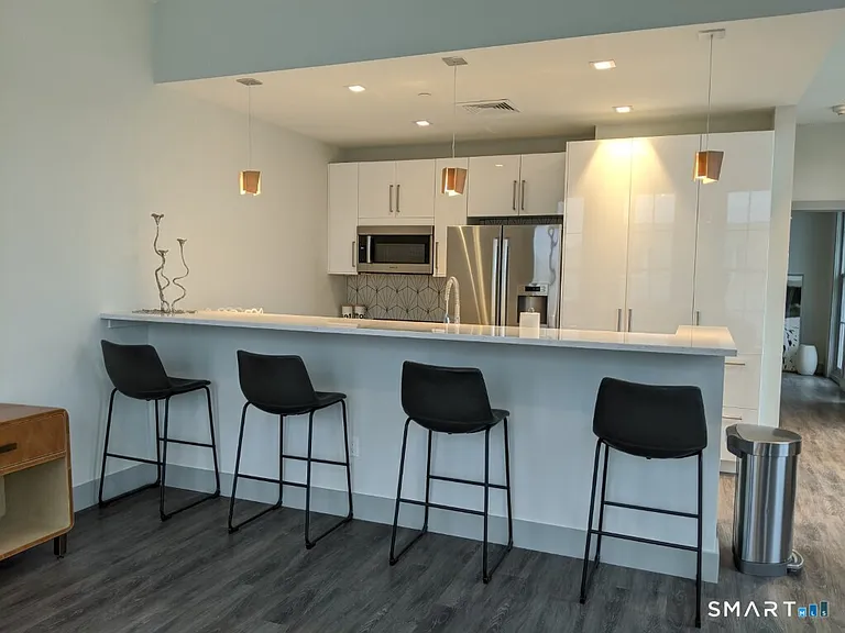 33 Elm St #4 — Photo 3