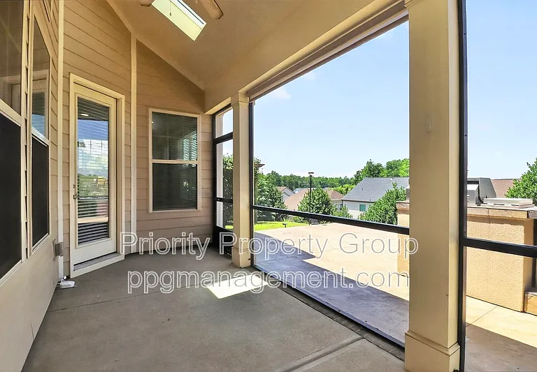16436 Palisades Commons Dr — Photo 35