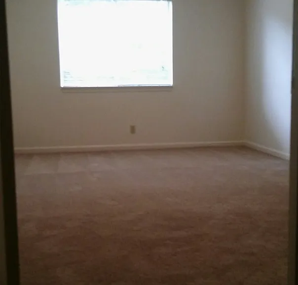 300 Jefferson St — Photo 17
