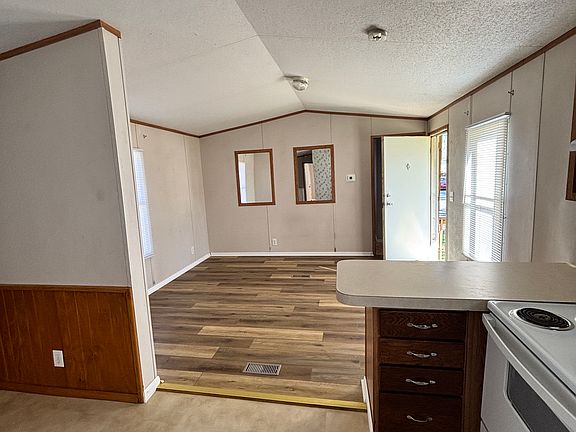3rd image of 110 Leblanc St