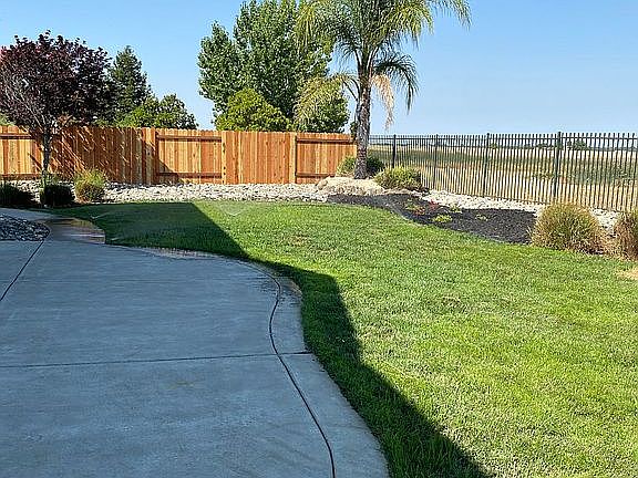 4th image of 1026 Hillsdale Ln