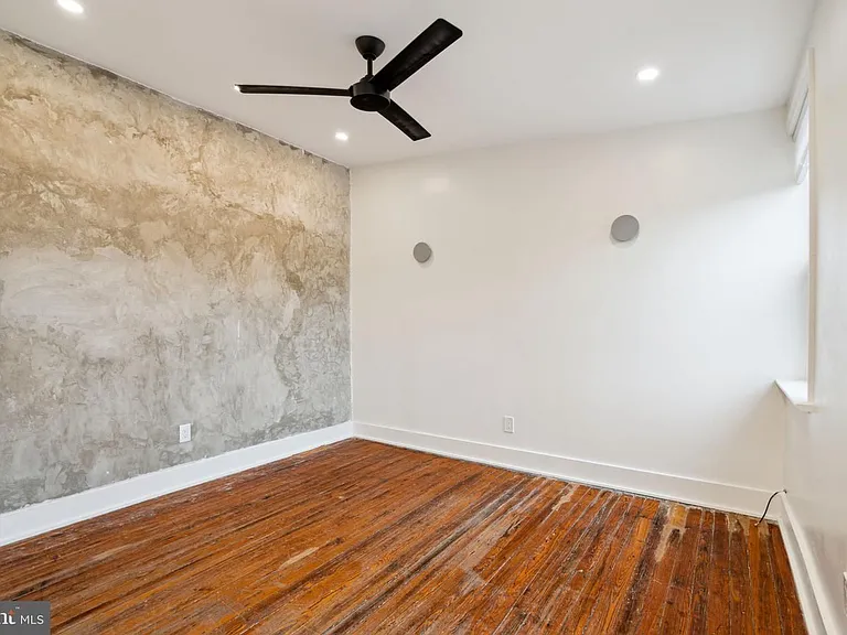 136 Carpenter St #C — Photo 23