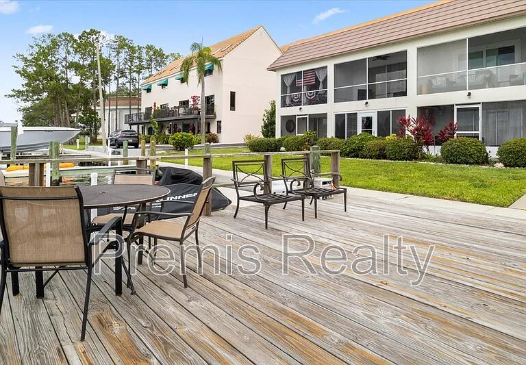 333 Island Way #1 — Photo 4