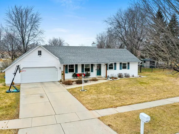 1942 Bunker Hill Ct, De Pere, WI 54115