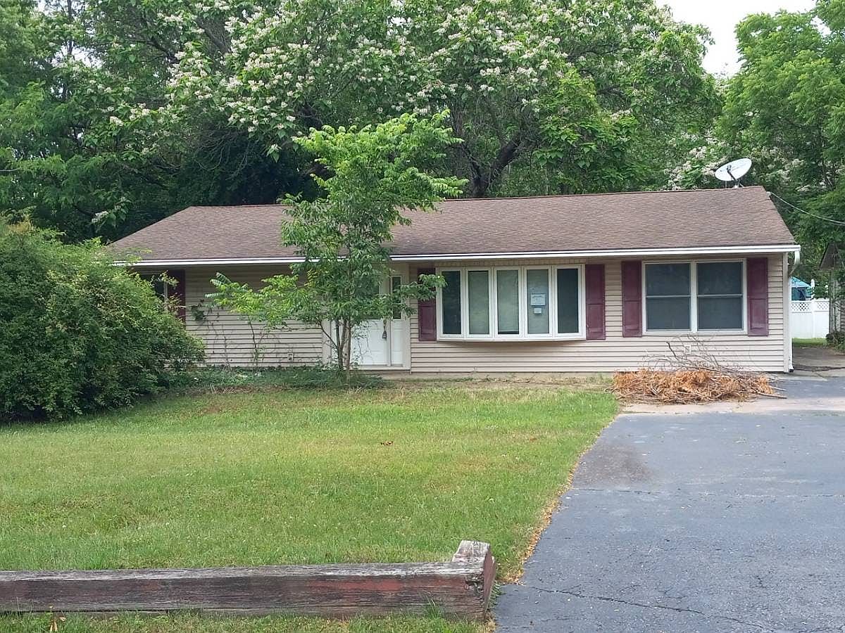 19 Pyne Rd, Kendall Park, NJ 08824 Zillow