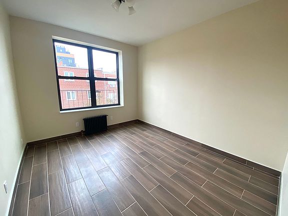 3rd image of 25-28 33rd St #2RR