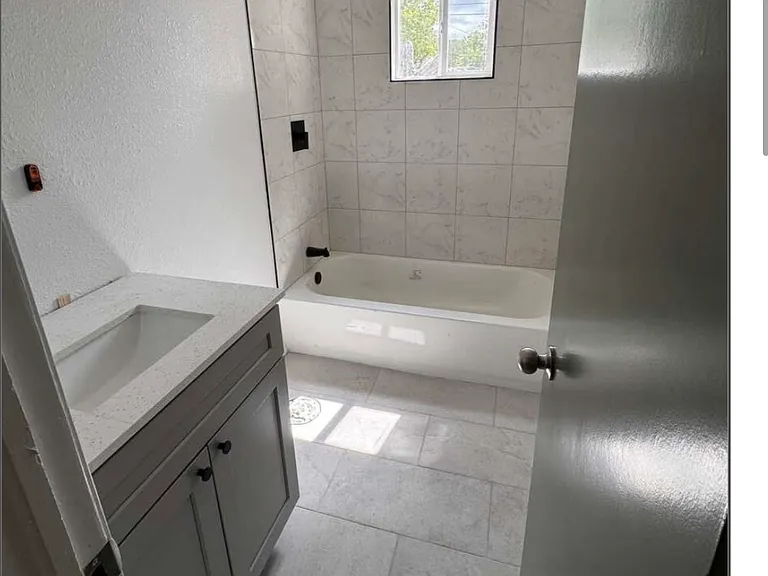 1413 N Tucker — Photo 8