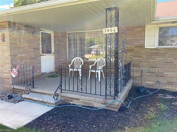 5th image of 7456 Pinewood Dr
