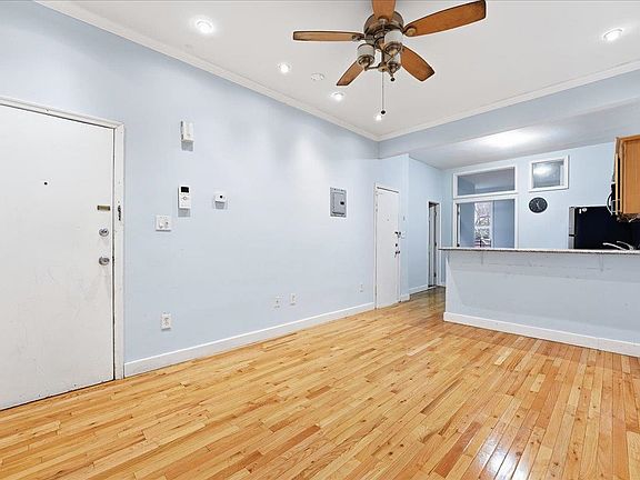 5th image of 155A Sherman Ave APT 2