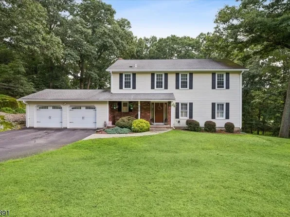 19 Mohawk Ave, Hopatcong Boro, NJ 07843