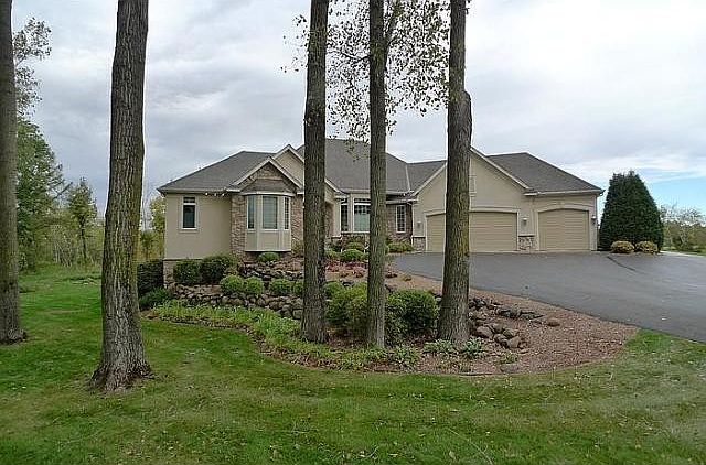 1st image of 4 Spyglass Pl