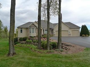 4 Spyglass Pl, White Bear Lake, MN 55110