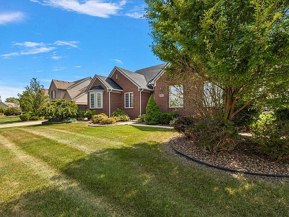 4th image of 48973 Woodson Way