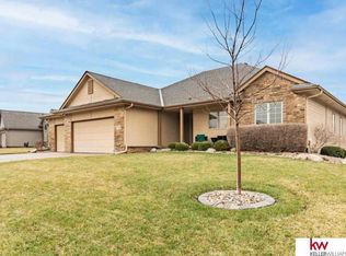 8162 Legacy St, Papillion, NE 68046
