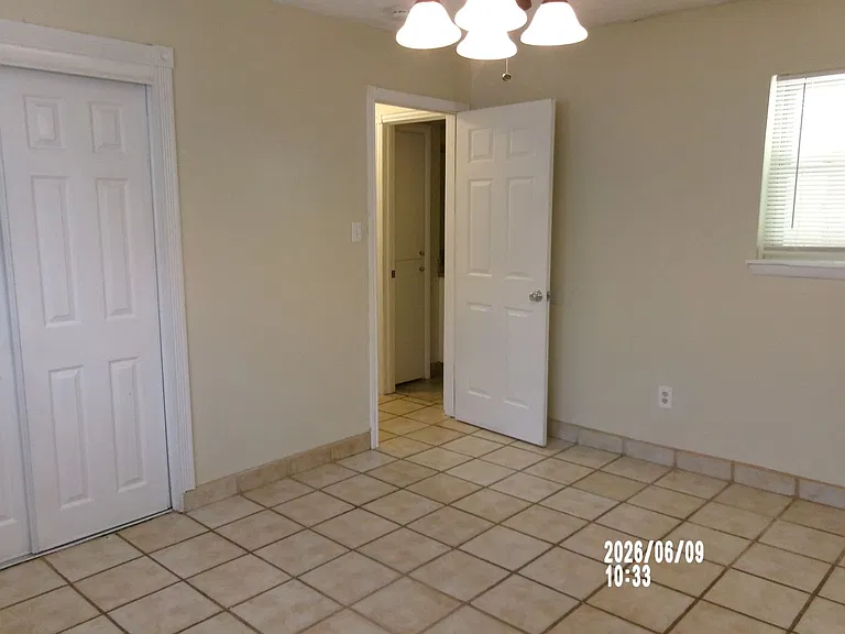 2205 NW 50th St — Photo 23