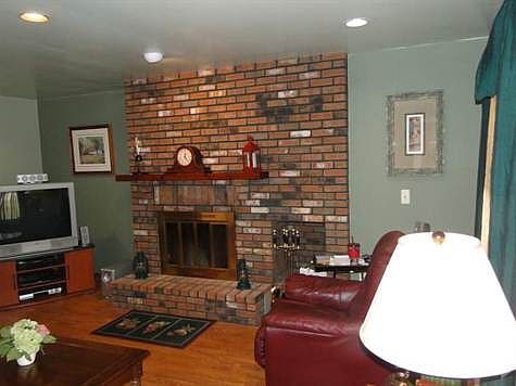 2nd image of 11 Candlewood Dr