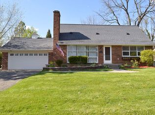 5074 Virgie Ln, West Bloomfield, MI