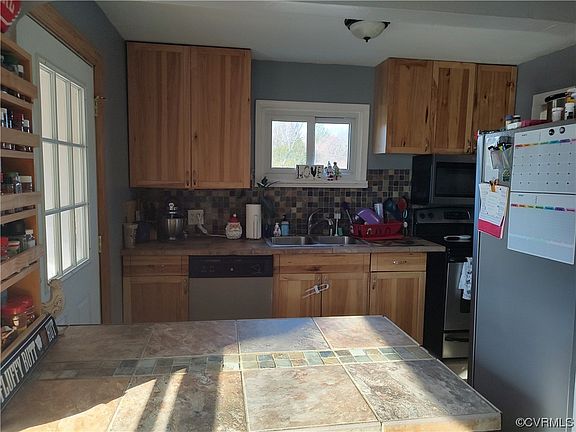 3rd image of 18448 E Beazley Ln