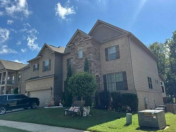 3rd image of 445 Saint Annes Pl