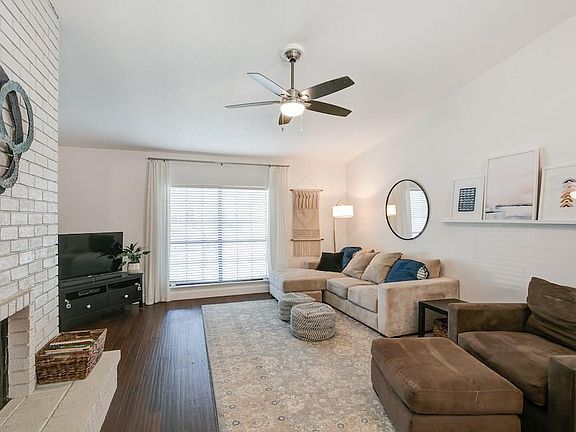 4th image of 832 Cambridge Dr