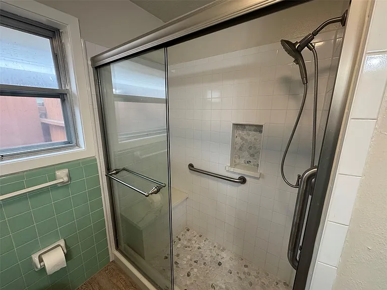 2611 Prairie Ave — Photo 21