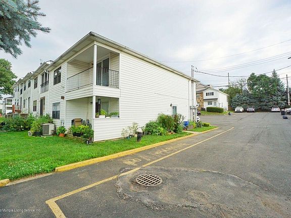 4th image of 33B Bradley Ct