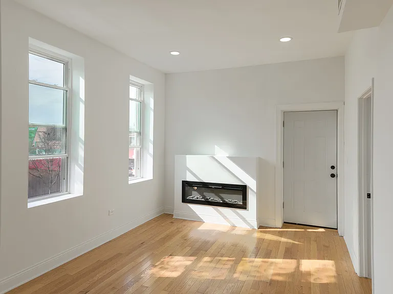 5103 S Winchester Ave #2 — Photo 1