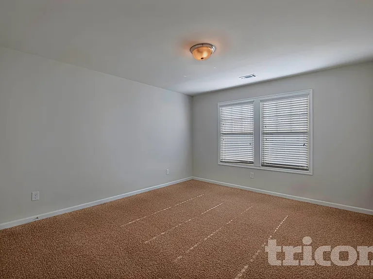 4035 Evelyn View Ct — Photo 9