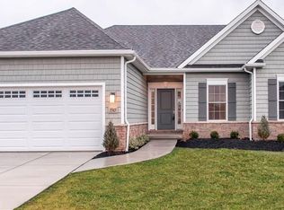5565 Chatham Ln, Clarence Center, NY 14032