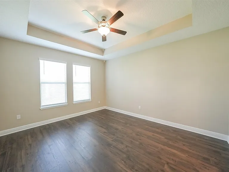 16284 Admirals Cove Ln — Photo 2