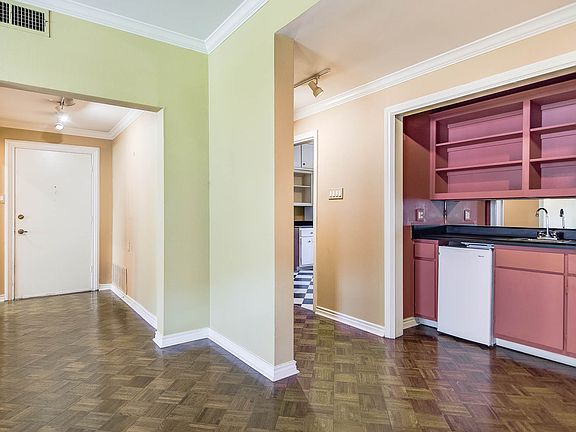 4th image of 7731 Broadway St APT 117