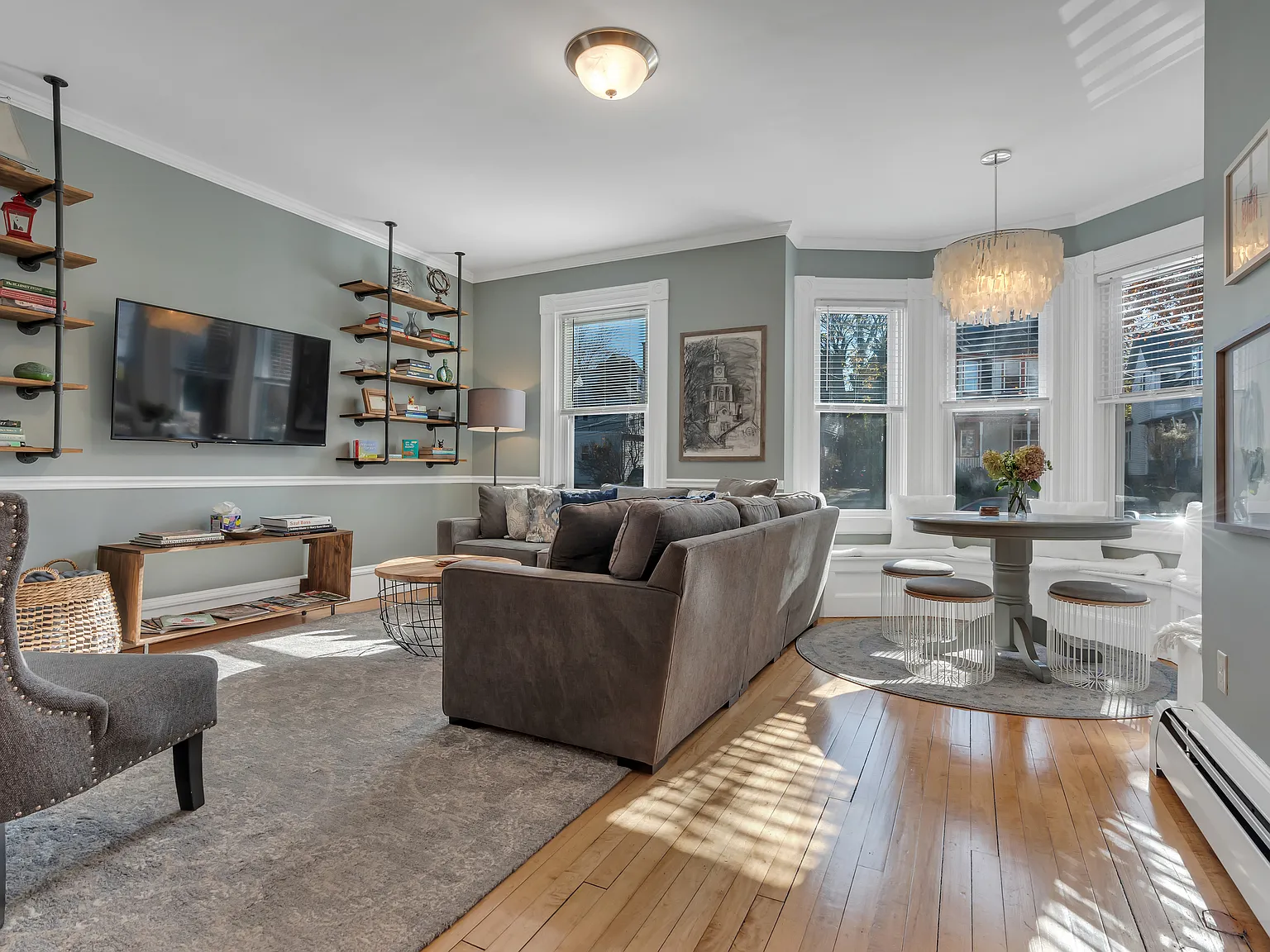6 bed, 3200 sqft, $6,500 — Photo 1
