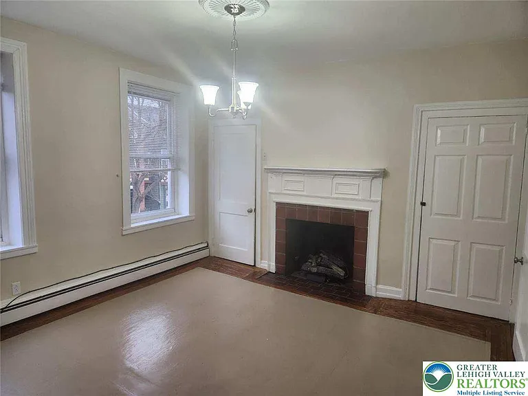 27 N 2nd St #2 — Photo 7