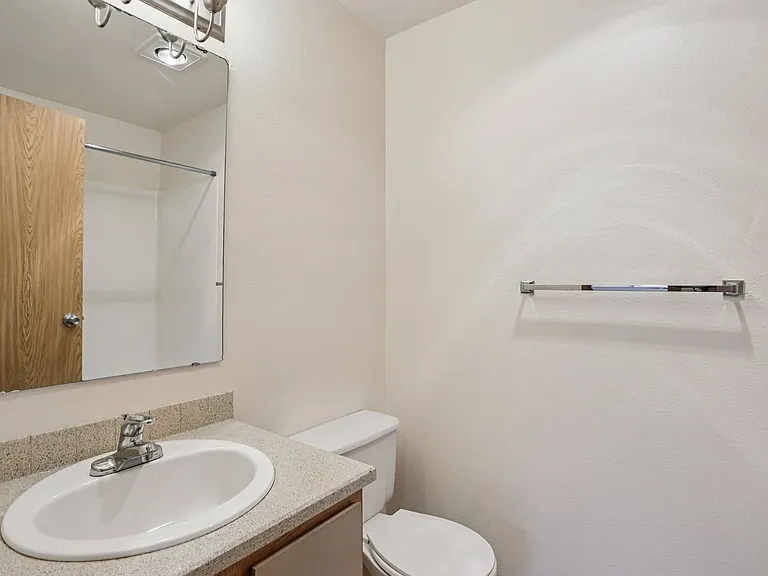 Poplar Lane Apartments — Photo 72