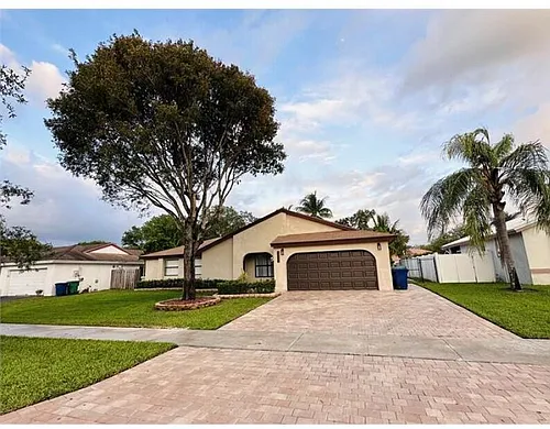 4804 SW 118th Ter Photo 1