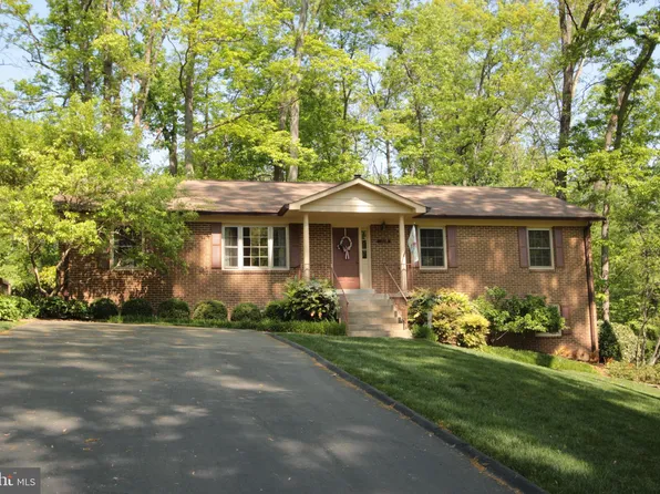 3608 Twilight Ct, Oakton, VA 22124