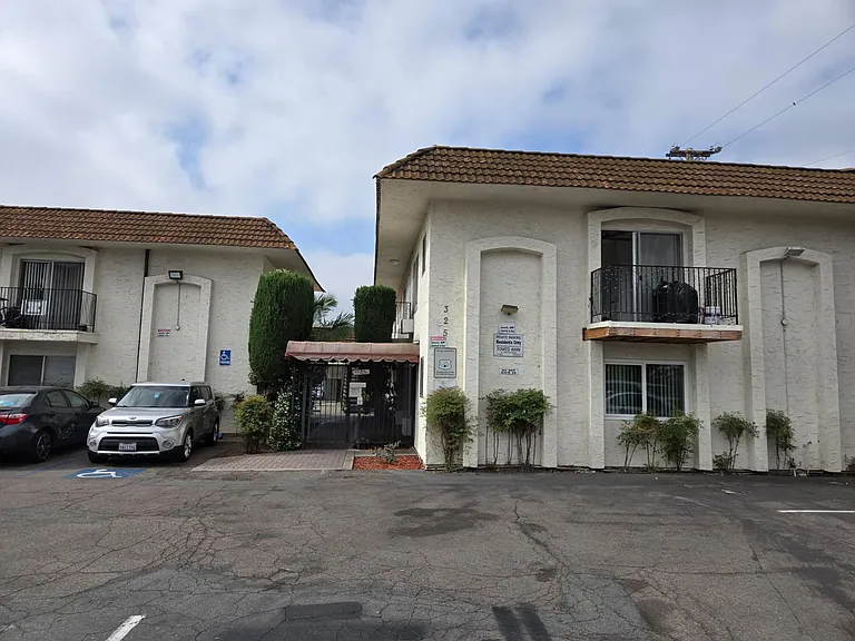 Villa Grande Luxury Apartments — Photo 16