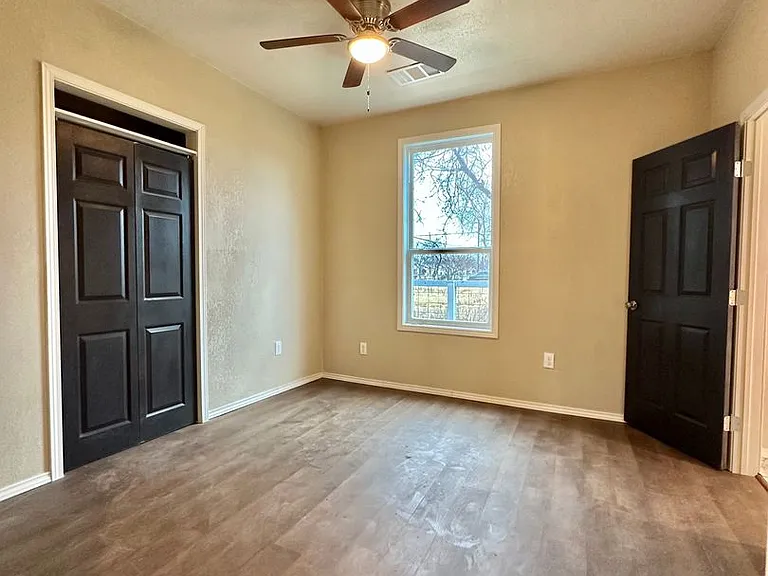 1320 Orient St — Photo 15