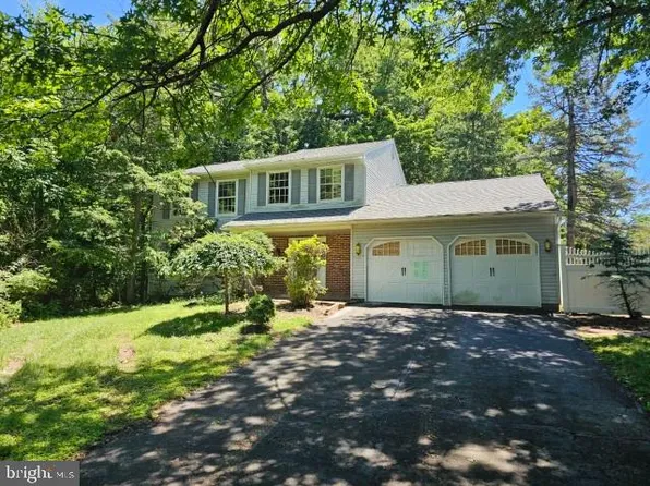 1229 Woodbrook Ln, Warminster, PA 18974