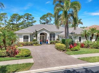 8475 Gleneagle Way, Naples, FL 34120