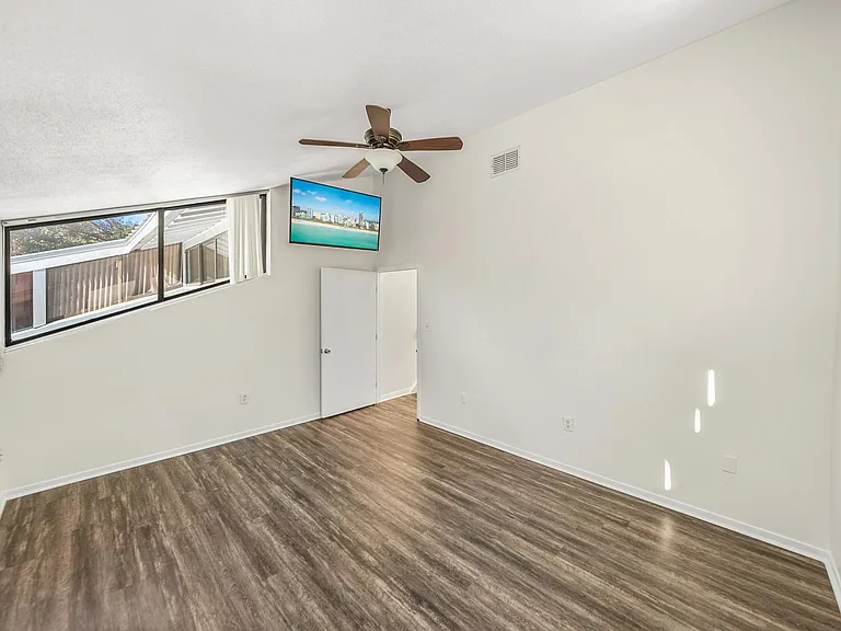 1511 S Bay Villa Pl — Photo 35