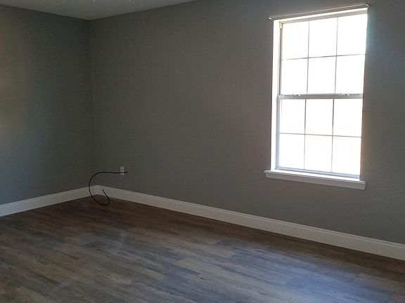 Bedroom (all bedrooms are identical) 12x17 size