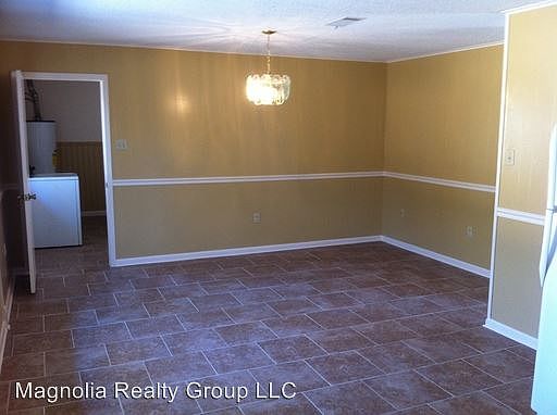 2nd image of 120 Whispering Pines Loop