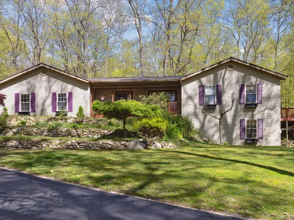 6036 N 37th St, Richland, MI 49083