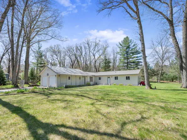 8607 Cochise Ct, Howard City, MI 49329