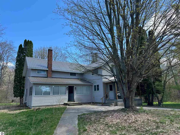 4761 Mick Rd, Frankfort, MI 49635