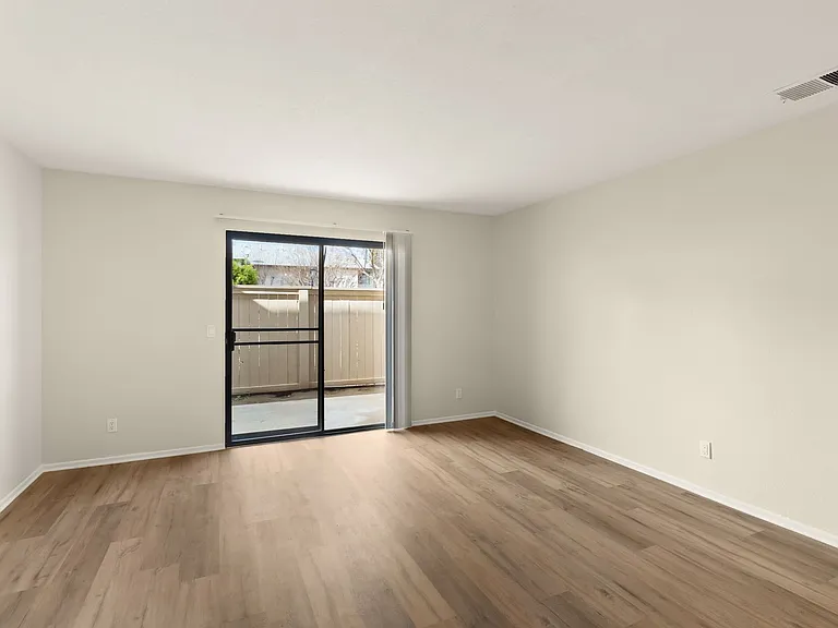 Parkview Palms Apartments- Riverside, CA — Photo 43