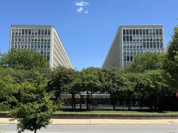 1450 E 55th St Unit 823S, Chicago, IL 60615